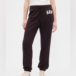 🆕 NWT GAP Brown Turkish Coffee Logo Joggers Soft Athleisure Comfy Loungewear $50